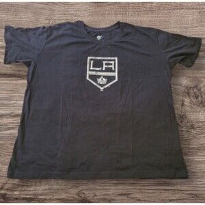 LA Kings NHL Hockey Tee Shirt 1XL Women’s Black Short Sleeve Distressed Graphic
